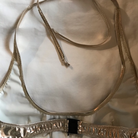 Gold bikini - Picture 6 of 8